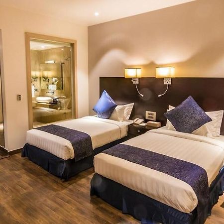 Amara Gateway Hotel Moradabad Exteriör bild