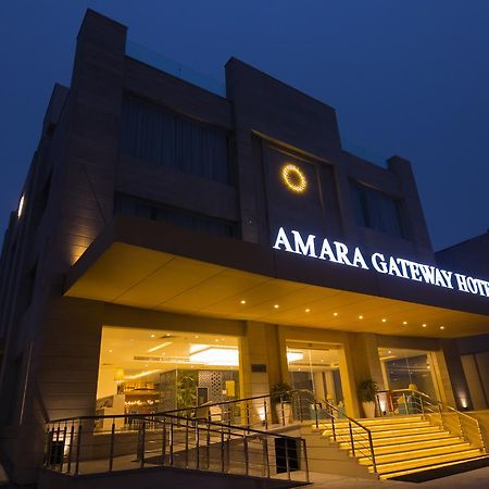 Amara Gateway Hotel Moradabad Exteriör bild