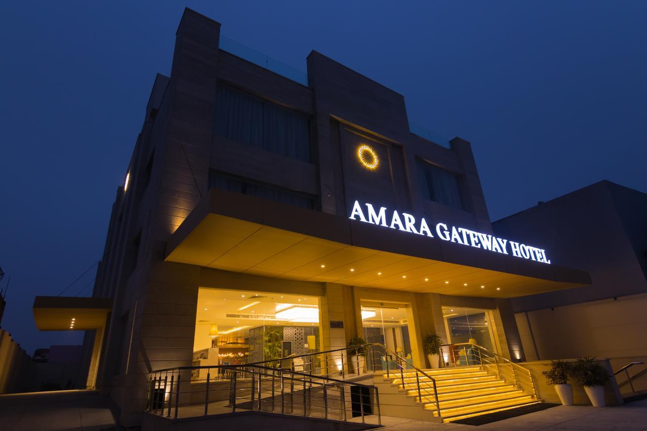 Amara Gateway Hotel Moradabad Exteriör bild