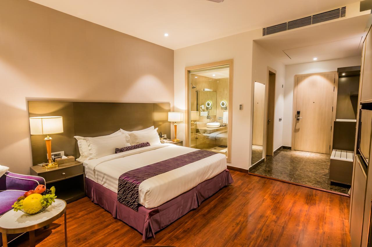 Amara Gateway Hotel Moradabad Exteriör bild