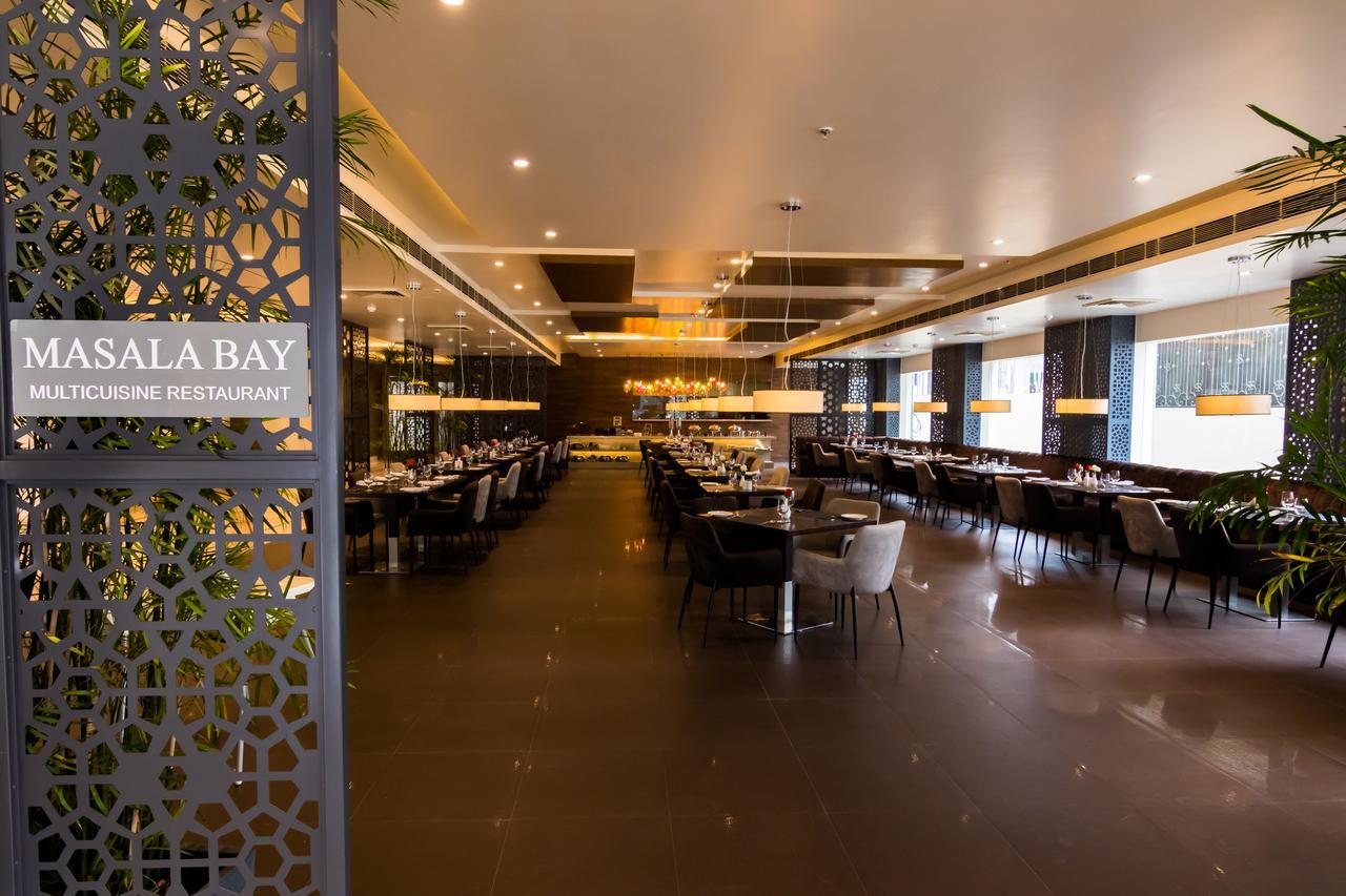 Amara Gateway Hotel Moradabad Exteriör bild
